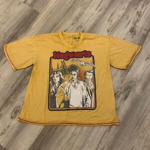 Harry Potter fans!! Wizard World cropped shirt size medium